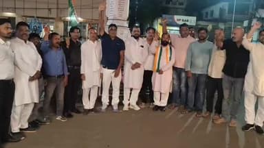 #मध्यप्रदेश की भाजपा सरकार की #लापरवाही से #छिंदवाड़ा जिले में #जहरीले_कफ_सिरप से 19 से अधिक मासूम बच्चों की मौत हो गई इस हृदयविदारक घटना के विरोध में कैंडल मार्च निकालकर न्याय की मांग की।