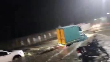 பேரணாம்பட்டு: பேர்ணாம்பட்டு கொட்டாற்றில் வெள்ளப்பெருக்கு வீடுகளுக்குள் புகுந்த மழை தண்ணீர் பொதுமக்கள் கடும் அவதி