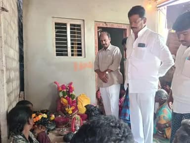 వడ్డేపల్లి: ఇందువాసి గ్రామంలో పలు పార్థివదేహాన్ని లకు పూలమాలవేసి, నివాళులర్పించిన ఎమ్మెల్యే బండ్ల కృష్ణ మోహన్ రెడ్డి