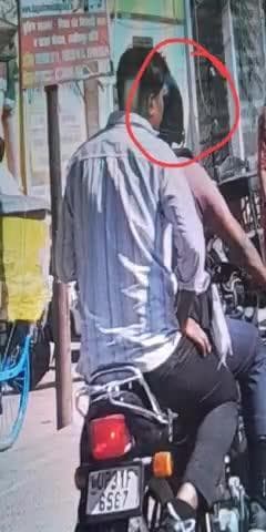 हेलमेट लगा होने के बावजूद भी हेलमेट और बीमा पर चालान वाह ट्रैफिक पुलिस हमारे वहां की #trafficpolice #news #newsupdate