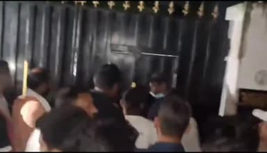 अशोक महतो को तेजस्वी यादव के गार्ड ने धक्का मार के बाहर निकाला..
#ashokmahto #biharelection2025 #tejaswiyadav #tranding
