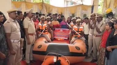 பல்லடம்: குமார் நகர் பகுதியில் பொதுமக்களுக்கு தீயணைப்பு துறை சார்பில் பேரிடர் மீட்ப பயிற்சி குறித்த ஒத்திகை காண்பிக்கப்பட்டது