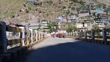 टापरी: टापरी खंड के RSS स्वयंसेवकों द्वारा टापरी में किया गया पथ संचलन, लगाए गए उद्धघोष