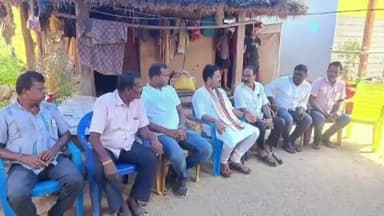 ଭଣ୍ଡାରିପୋଖରୀ: ଭଣ୍ଡାରିପୋଖରୀ ମାଳଦା ପଂଚାୟତ ବିଜେପି କର୍ମୀ ଗଣେଶ ଦାସ ଙ୍କ ଅକାଳ ବିୟୋଗ ପରେ ପରିବାର କୁ ଭେଟିଲେ ଭଦ୍ରକ ସାଂସଦ ଅଭିମନ୍ୟୁ ସେଠି