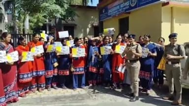 लैंसडाउन: पौड़ी पुलिस ने स्कूल कॉलेजों में जागरूकता पाठशाला आयोजित की, साइबर अपराध और महिला सुरक्षा पर विशेष सत्र