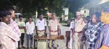 కోదాడ: మైనర్లకు వాహనాలు ఇస్తే కఠిన చర్యలు: కోదాడ పట్టణ సీఐ శివశంకర్