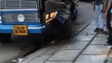 ചിറയിൻകീഴ്: ആറ്റിങ്ങലിൽ സ്വകാര്യ ബസ്സിൽ ടോറസ് ലോറി ഇടിച്ചു പത്തോളം പേർക്ക് പരിക്ക്