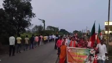 রাইপুর: মালদা উত্তরের সাংসদ খগেন মুর্মুর উপর প্রাণঘাতী হামলার প্রতিবাদে বাগজাতা মোড়ে বিজেপির বিক্ষোভ