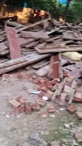 होटल की मन मानी
चारों और कूड़ा