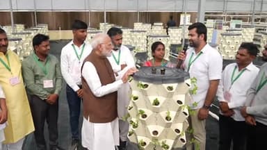 Prime Minister @narendramodi interacted with farmers during a special #KrishiProgramme at IARI, Delhi
A farmer innovator from Madhya Pradesh shared his aeroponics-based potato seed prod