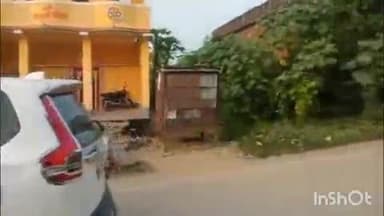 सोनभद्र बंशी सुर्यपुर: जिलाधिकारी ने बंसी प्रखंड के विभिन्न मतदान केंद्रों का अधिकारियों के साथ किया निरीक्षण