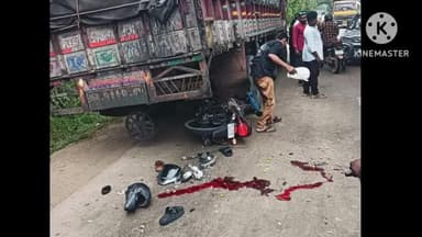 మధిర: నాగులవంచ సమీపంలో ఆగి ఉన్న లారీని ఢీ కొట్టిన ద్విచక్ర వాహనం ఇద్దరికీ తీవ్ర గాయాలు