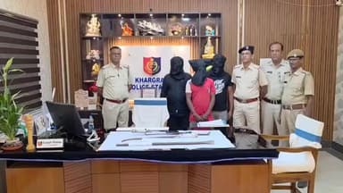 খড়গ্রাম: রাতের অন্ধকারে বড়ঞা থেকে খড়গ্রামে ডাকাতির প্রস্তুতি, অস্ত্র সহ পুলিশের জালে তিনজন