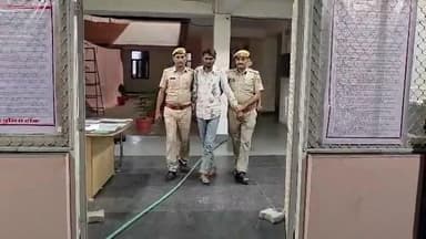 पुलिस थाना #मेहंदवास की बड़ी #कार्रवाई।
करीबन 5 लाख रुपये बाजार कीमत की
25.00 ग्राम अवैध मादक पदार्थ स्मैक #जप्त।
एक आरोपी #गिरफ्तार।
