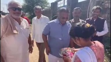 ગીર ગઢડા: ગીરગઢડા તાલુકાના જુના ઉગલા ગામે 12.50 લાખના ખર્ચે તૈયાર થનાર સીસી રોડનુ ખાતમુહૂર્ત ધારાસભ્ય કાળુભાઈ રાઠોડના હસ્તે કરાયુ