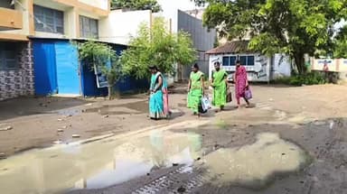 கறம்பக்குடி: நீதிமன்ற வளாகத்தை சூழ்ந்த மழை நீர் பொதுமக்கள் அவதி பேரூராட்சி நிர்வாகம் உடனடியாக நடவடிக்கை எடுக்க சமூக ஆர்வலர்கள் கோரிக்கை