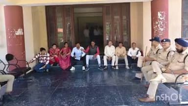 भिकियासैन: बीडीसी सदस्यों ने रोस्टर बदलने पर भिकियासैंण ब्लाक सभागार में प्रशिक्षण का किया बहिष्कार, विधायक पर हस्तक्षेप का आरोप