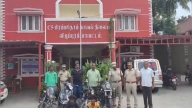 மரக்காணம்: சிறுவாடி   பகுதிகளில் தொடர் இரு சக்கர வாகன திருட்டில் ஈடுபட்ட இருவரை போலீசார் கைது செய்து நான்கு இருசக்கர வாகனங்களை பறிமுதல் செய்தனர்.
