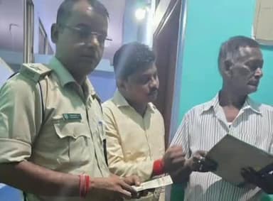 पाकुड़: पाकुड़ में सीओ व थानेदार मिलकर होटलों व लॉज का किया निरीक्षण, सुरक्षा व्यवस्था को लेकर दिए सख्त निर्देश #pulice
