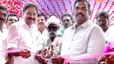 பர்கூர்: பர்கூர் அடுத்த கொல்ரூர் பகுதிநேர நியாய விலைக் கடைதிறப்பு மாவட்ட ஆட்சித்தலைவர் தினேஷ் குமார்,பர்கூர் MLA ஆகியோர் திறந்து வைத்தனர்.