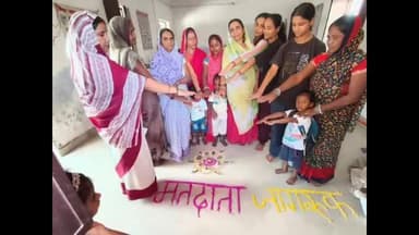 लकड़ी नबीगंज: लकड़ी नवीगंज प्रखंड की सेविकाओं ने हर घर दस्तक के अंतर्गत मतदाता जागरूकता अभियान चलाया