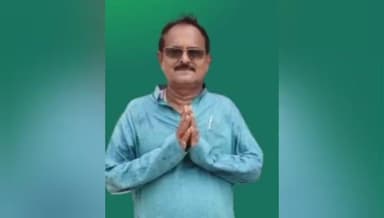 ঘাটাল: অভিষেক বন্দ্যোপাধ্যায় এর সই নকল করে নিজেকে চেয়ারম্যান দাবি করায় পুলিশের কাছে আটক ঘাটালের প্রাক্তন চেয়ারম্যান
