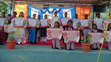 మాచారెడ్డి: పాల్వంచ జడ్పీహెచ్ఎస్ స్కూల్లో ఇంటర్నేషనల్ గర్ల్ చైల్డ్ డే ను నిర్వహించిన మహిళా సాధికారత కేంద్రం