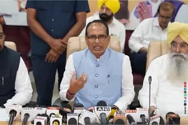 माननीय केंद्रीय कृषि मंत्री श्री शिवराज सिंह चौहान ने ICAR-IIMR, लुधियाना में प्रेसवार्ता को सम्बोधित किया। #AgriGoI