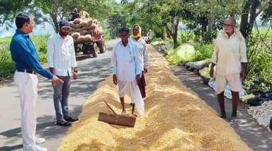 మెట్పల్లి: ప్రజల భద్రతకు సహకరించండి
రైతులను కోరిన - ఎంపీడీవో మహమ్మద్ సలీం