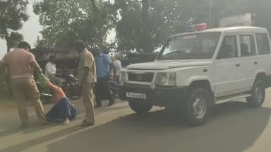 ஆலங்குடி: அம்புலிஆறு பாலம் அருகே இருசக்கர வாகனத்தில் சென்ற குடிபோதை ஆசாமி போலீஸ் வாகனத்தின் மோதி விபத்து போலீசார் பொதுமக்கள் உதவி செய்தனர்