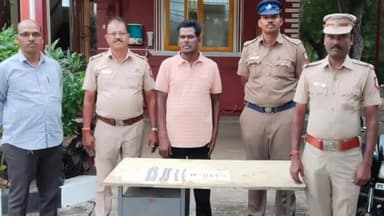 திண்டிவனம்: அண்டப்பட்டு கிராமத்தில் திருட்டில் ஈடுபட்ட நபர் கைது  2 1/2 சவரன் நகை மற்றும் 1/2 கிலோ வெள்ளி  பறிமுதல் செய்யப்பட்டது.