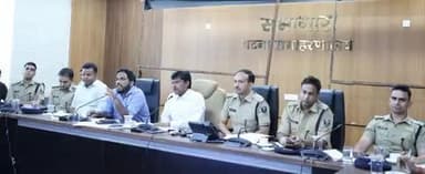 जिलाधिकारी, पटना एवं वरीय पुलिस अधीक्षक, पटना द्वारा छठ महापर्व, 2025 की तैयारियों की समीक्षा की गई तथा अधिकारियों को आपस में समन्वय स्थापित कर पूर्णतः दुर्घटना-रहित एवं छठव्रतियों तथा श्रद्धालुओं के लिए सभी प्रशासनिक सुविधा का निदेश।