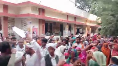 तहसील परिसर करछना में सामंतवादियों के छाती पर आंदोलन