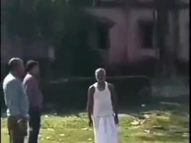टेढ़ागाछ: टेढ़ागाछ: हवाकोल पंचायत के गोढिया हाट में पुलिया 15 वर्षों से ध्वस्त, ग्रामीणों ने मरम्मत की मांग की