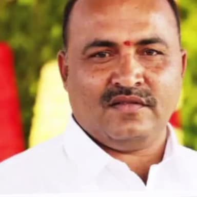 శంకరంపేట ఏ: తాగునీటికల్లాడుతున్న పెద్ద శంకరంపేట ప్రజలు :ఎ
సమస్య పరిష్కారానికి సొంత నిధులతో ముందుకు వచ్చిన మురళి పంతులు