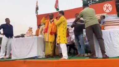 বরজোড়া: বেলিয়াতোর ডাক বাংলো মোড়ে পুরোহিতদের উত্তরীয় পরিয়ে সংবর্ধনা দেওয়া হল, উপস্থিত বড়জোড়া বিধায়ক