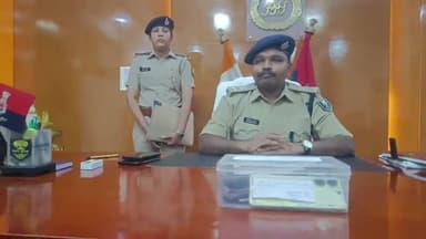 कलुआही: कलुआही थाना क्षेत्र में लूटकांड का कुख्यात अपराधी देसी कट्टा के साथ गिरफ्तार: योगेंद्र कुमार, एसपी