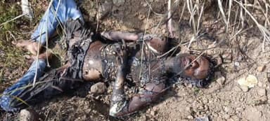 గాంధారి: మండల శివారులో ఓ వ్యక్తిని పెట్రోల్ పోసి నిప్పంటించి హత్య చేసిన గుర్తు తెలియని దుండగులు కేసు నమోదు చేసిన పోలీసులు