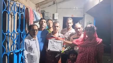 ময়ূরেশ্বর ১: উত্তরবঙ্গে ক্ষতিগ্রস্ত মানুষদের সাহায্যের হাত বাড়িয়ে দিতে ময়ূরেশ্বরে ত্রাণ সংগ্রহ বিজেপি