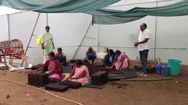 ஏற்காடு: ஏற்காட்டில் குளிர் காலத்தை வரவேற்கும் வகையில் பூச்செடிகள் வளர்ப்பதற்கான பணிகள் துவங்கியது