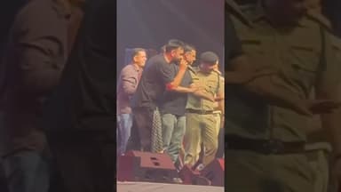 अचानक स्टेज छोड़कर भागते हुए निकले पंजाबी गायक बब्बू मान! क्या रहे कारण? #kaithalcity #babbumaanlive