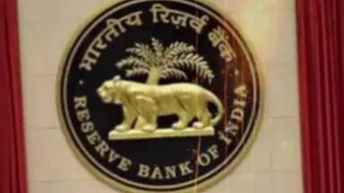 RBI ने लॉन्च किया Digital Rupee (e₹) 💸
अब आपका पैसा रहेगा जेब में नहीं, मोबाइल में! 📱 👉 ये है भारत की नई मनी क्रांति