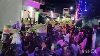 உசிலம்பட்டி: உசிலம்பட்டியில் 13 ஆண்டுகளுக்கு பின் நடைபெற்ற ஊர் திருவிழா -அக்னி சட்டி எடுத்து நேர்த்திக்கடன் செலுத்திய நடிகர் சௌந்தர் ராஜா