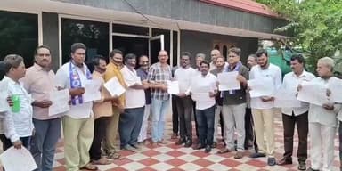 అవనిగడ్డ: అవనిగడ్డలో పత్రికా స్వేచ్ఛ హరింపుపై మీడియా ప్రతినిధుల నిరసన