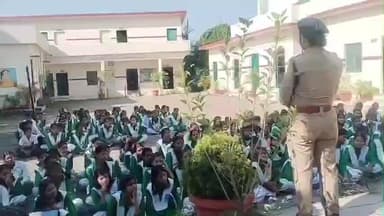 कोटद्वार: पुलिस ने छात्राओं को साइबर सुरक्षा से लेकर महिला अधिकारों तक की महत्वपूर्ण जानकारियां दीं