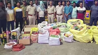 হলদিয়া: বিপুল পরিমাণ নিষিদ্ধ শব্দবাজি উদ্ধার ভবানীপুর থানা পুলিশ গ্রেপ্তার ১ হলদিয়া আদালতে তোলা হয়