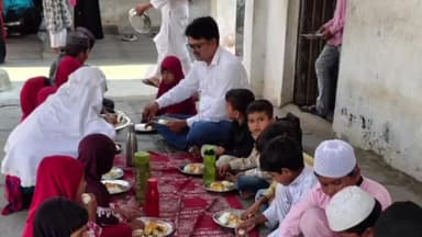 కోరుట్ల: కోరుట్లలోని ప్రభుత్వ ప్రాథమిక పాఠశాల హజీపురాలో మధ్యాహ్న భోజన సమయంలో తనిఖీ చేసిన ఎంపీడీవో రామకృష్ణ