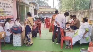 बलौदा: कोसमंदा गांव के ग्राम पंचायत परिसर में स्वास्थ्य शिविर का आयोजन, लोगों ने बड़ी संख्या में कराया इलाज