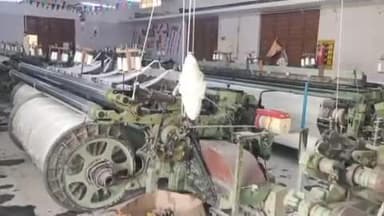 பல்லடம்: மூலப் பொருட்கள் விலை உயர்வு காரணமாக பல்லடம் மற்றும் சுற்றுவட்டார பகுதிகளில் ரெயான் துணி உற்பத்தி நிறுத்தம்