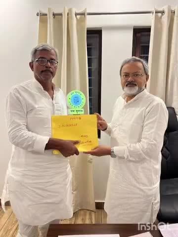 घोसी: घोसी विधानसभा: जनसुराज ने प्रभात कुमार को प्रत्याशी बनाया, सिंबल प्रदान किया